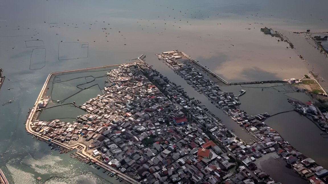 WALHI Ingatkan Giant Sea Wall Bukan Solusi Tunggal