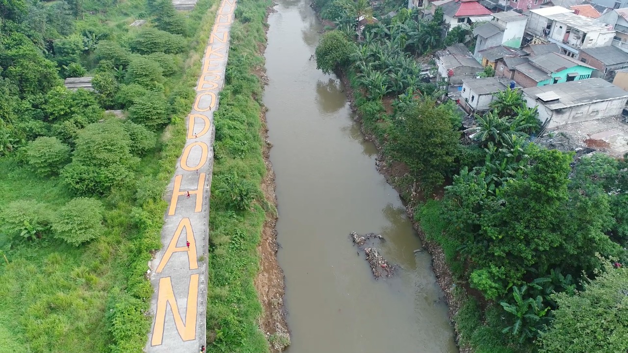 Selamatkan Sungai Jakarta dari Bahaya Betonisasi Berkedok New Normalisasi